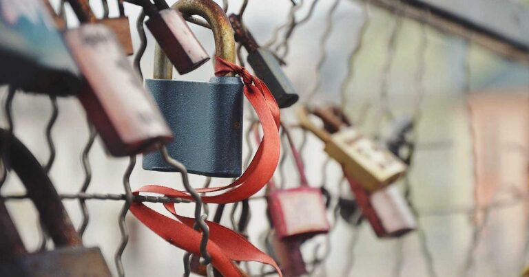 Reclaiming Your Sixty Minutes: The Ultimate Tech Battle for Focus in 2026